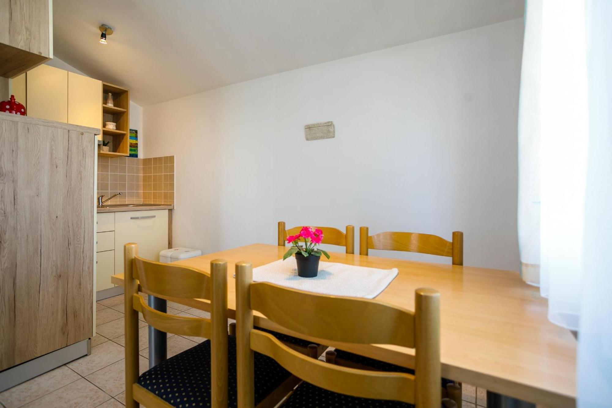 Apartment Pirun Baška Eksteriør bilde