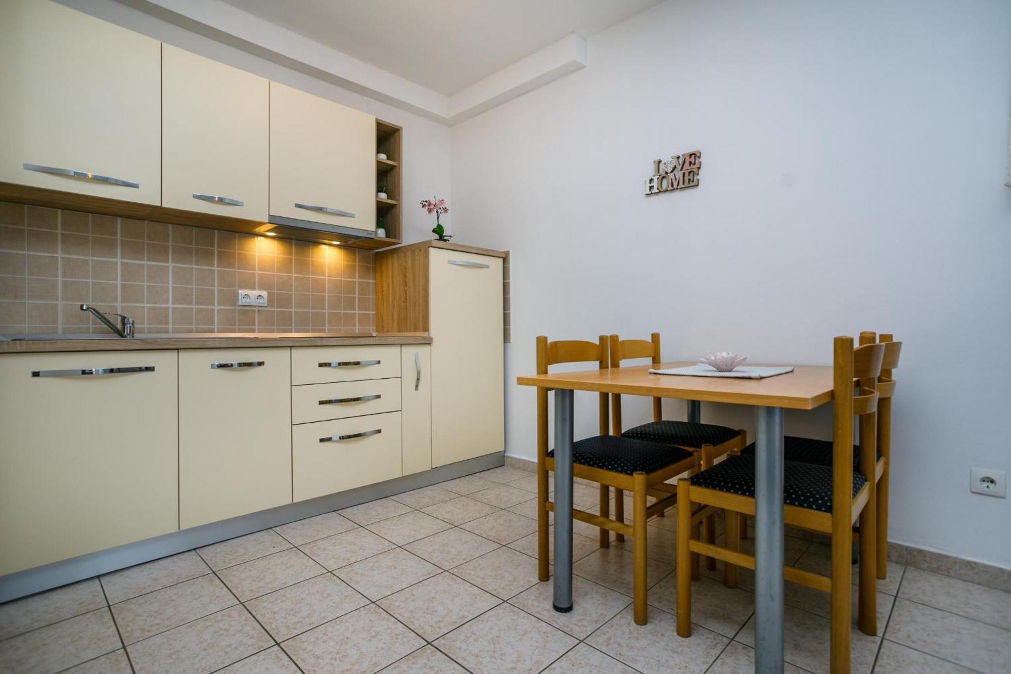 Apartment Pirun Baška Eksteriør bilde